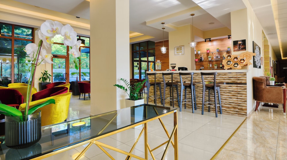 Apart Hotel Golden Line — Restaurant & bars in Golden Sands, Varna Region