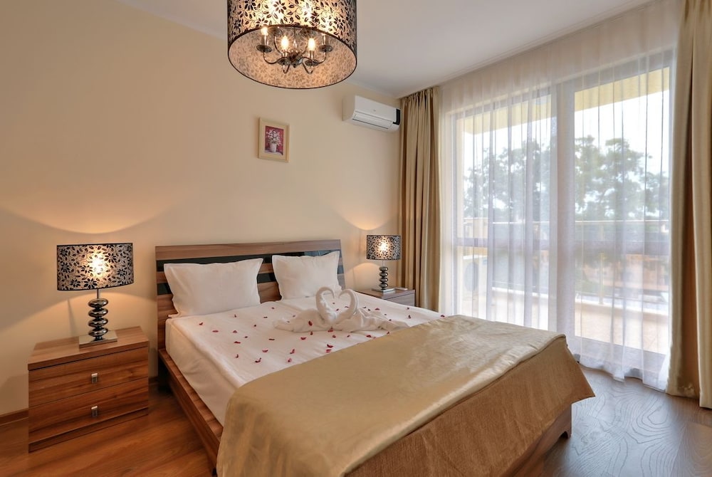 Apart Hotel Golden Line — Hotel rooms in Golden Sands, Varna Region