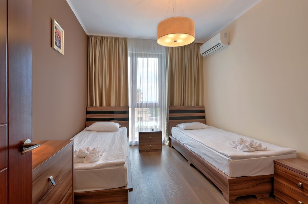 Apart Hotel Golden Line — Hotel rooms in Golden Sands, Varna Region