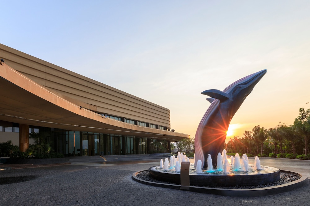 Holiday Inn Resort Vana Nava Hua Hin by IHG — Hotel building in Hua Hin, Prachuap Khiri Khan