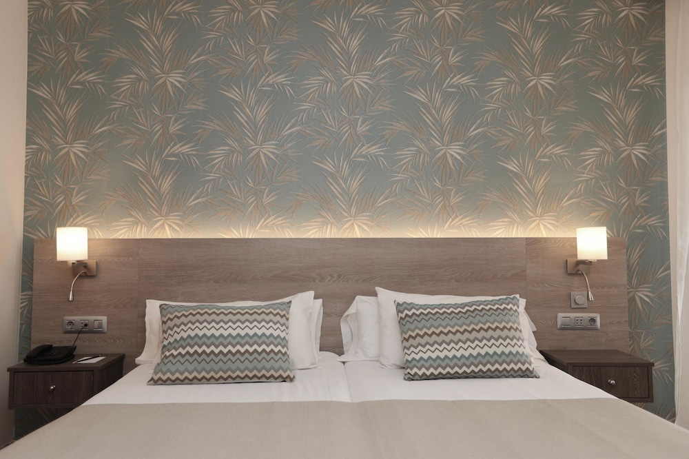 Hotel Puerto Palace — Hotel rooms in Puerto de la Cruz, Canary Islands