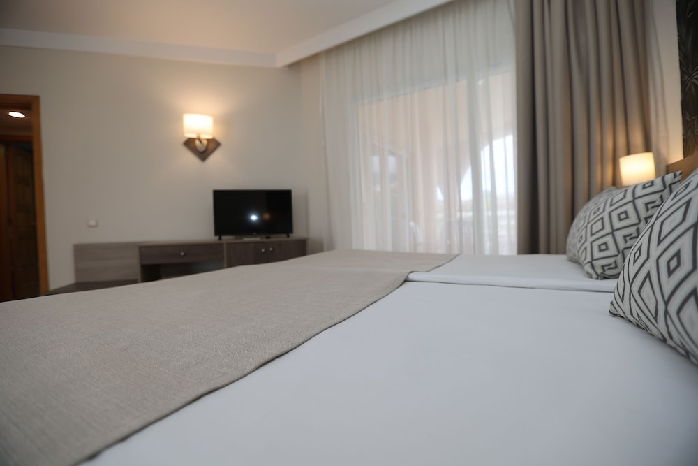 Hotel Puerto Palace — Hotel rooms in Puerto de la Cruz, Canary Islands