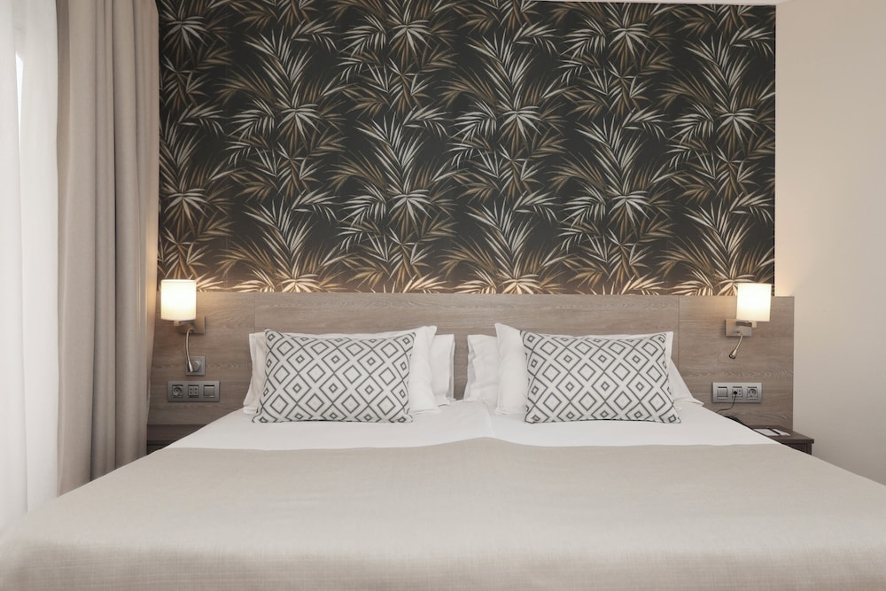 Hotel Puerto Palace — Hotel rooms in Puerto de la Cruz, Canary Islands
