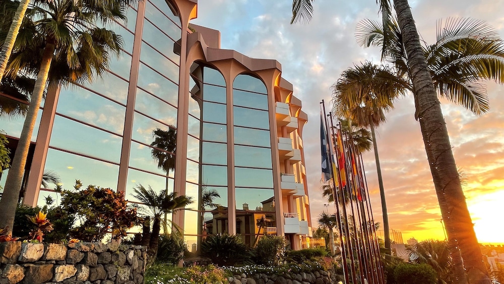 Hotel Puerto Palace — Hotel building in Puerto de la Cruz, Canary Islands