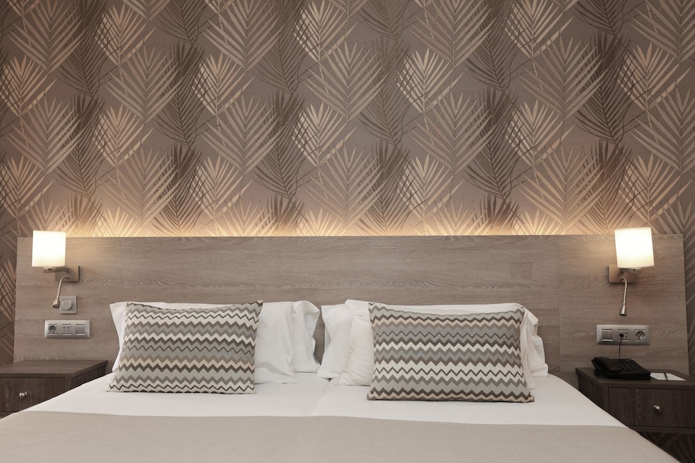 Hotel Puerto Palace — Hotel rooms in Puerto de la Cruz, Canary Islands