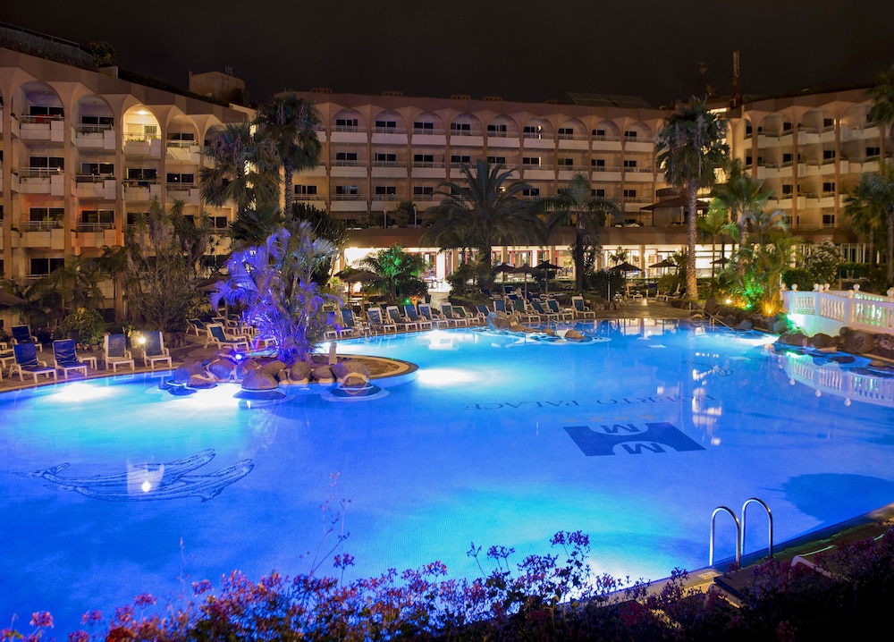 Hotel Puerto Palace — Swimming pool in Puerto de la Cruz, Canary Islands