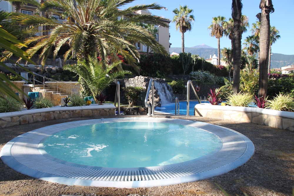 Hotel Puerto Palace — Swimming pool in Puerto de la Cruz, Canary Islands