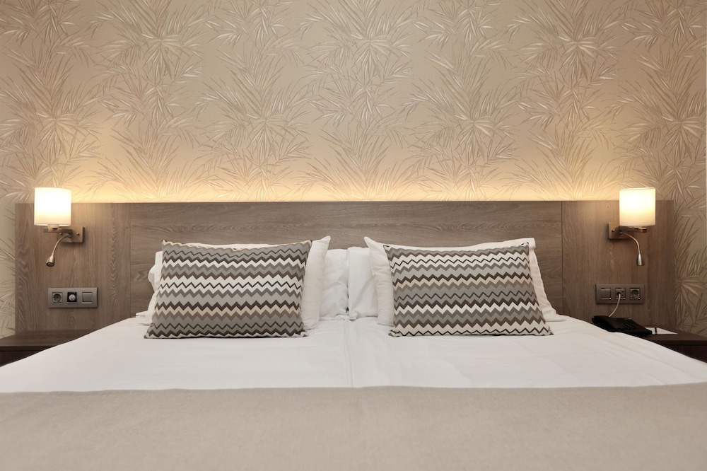Hotel Puerto Palace — Hotel rooms in Puerto de la Cruz, Canary Islands