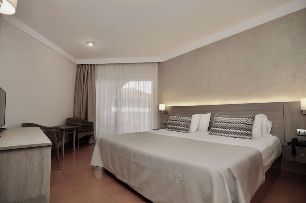 Hotel Puerto Palace — Hotel rooms in Puerto de la Cruz, Canary Islands