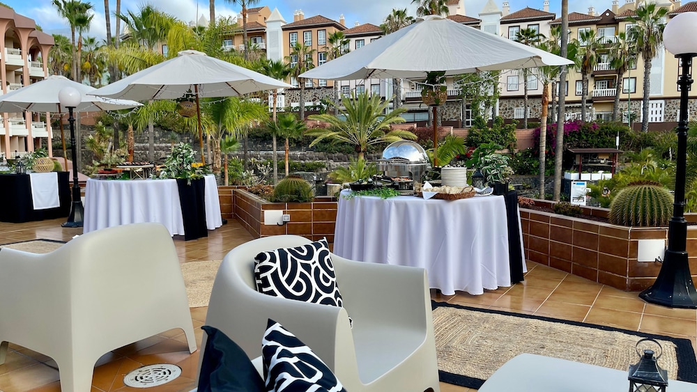 Hotel Puerto Palace — Restaurant & bars in Puerto de la Cruz, Canary Islands