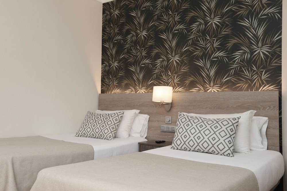 Hotel Puerto Palace — Hotel rooms in Puerto de la Cruz, Canary Islands