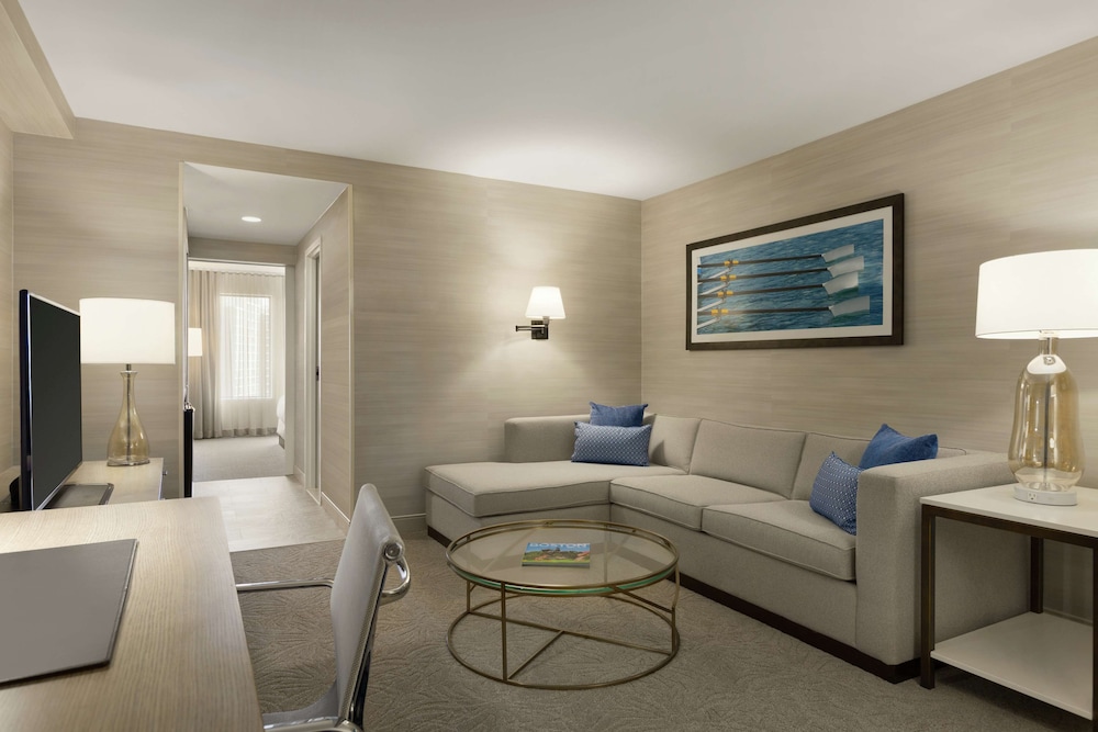 DoubleTree Suites by Hilton Hotel Boston - Cambridge — Hotel rooms in Boston, Massachusetts
