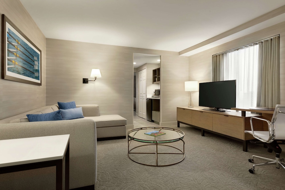 DoubleTree Suites by Hilton Hotel Boston - Cambridge — Hotel rooms in Boston, Massachusetts