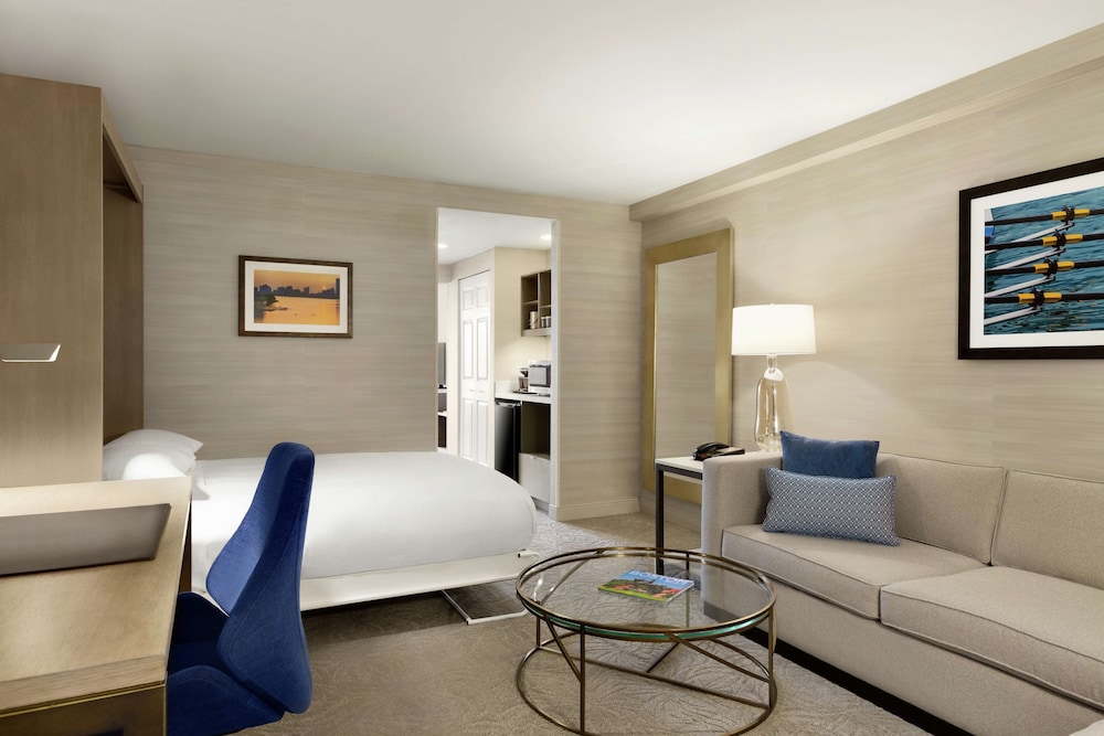 DoubleTree Suites by Hilton Hotel Boston - Cambridge — Hotel rooms in Boston, Massachusetts