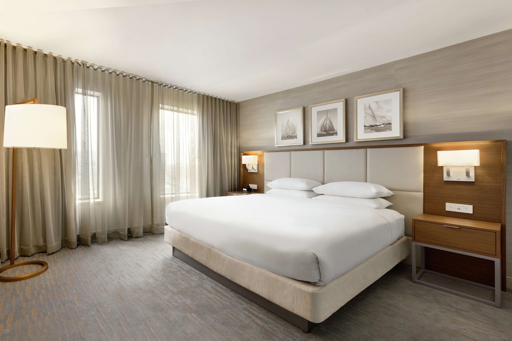 DoubleTree Suites by Hilton Hotel Boston - Cambridge — Hotel rooms in Boston, Massachusetts