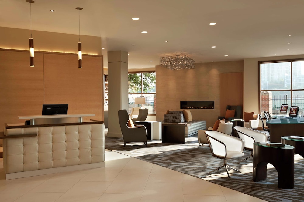DoubleTree Suites by Hilton Hotel Boston - Cambridge — Hotel building in Boston, Massachusetts