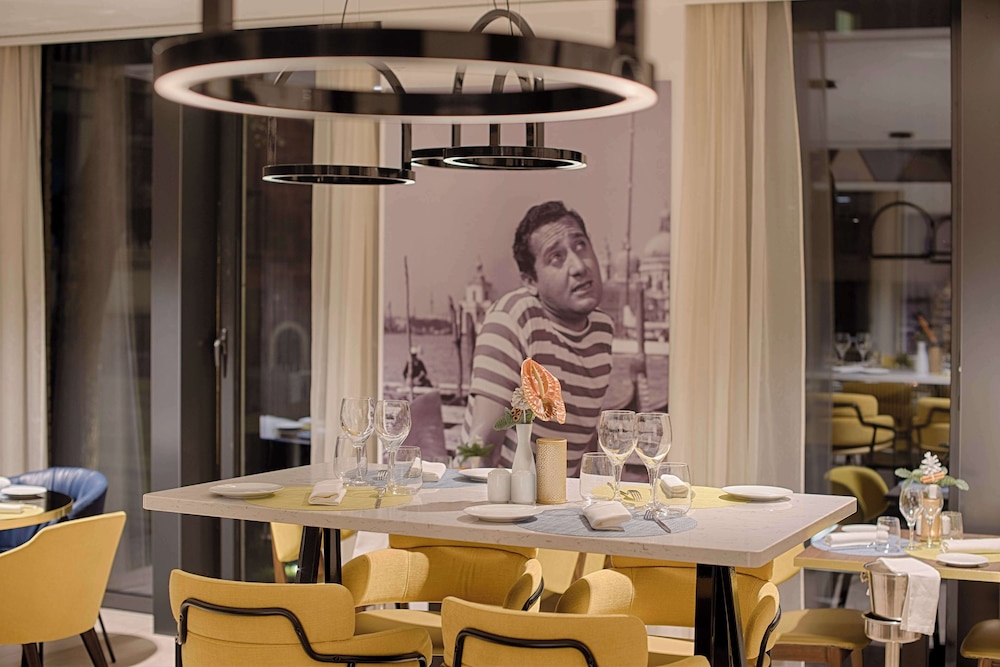Avani Rio Novo Venice Hotel — Restaurant & bars in Venice, Veneto