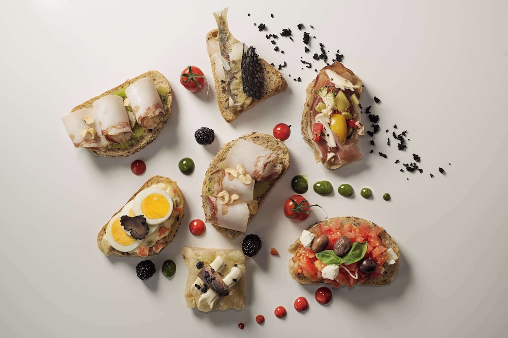Avani Rio Novo Venice Hotel — Restaurant & bars in Venice, Veneto