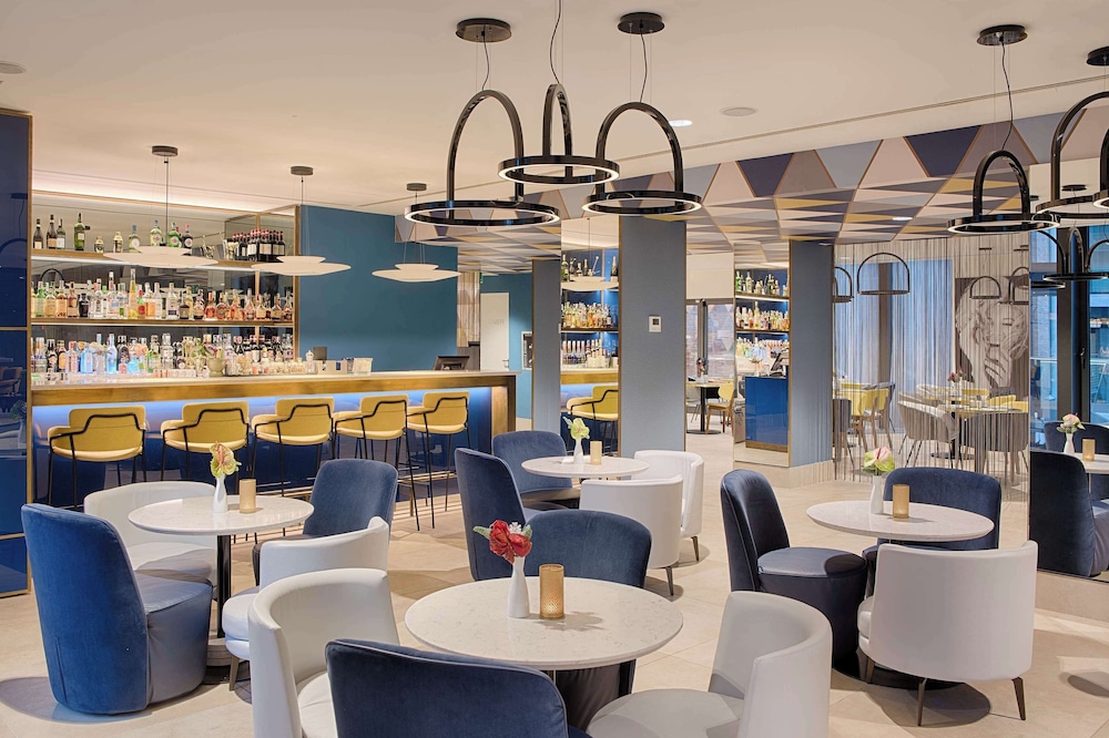 Avani Rio Novo Venice Hotel — Restaurant & bars in Venice, Veneto