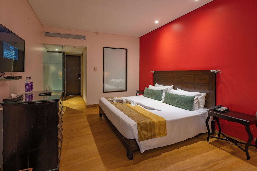 O Hotel Goa, Candolim Beach — Hotel rooms in Candolim, Goa