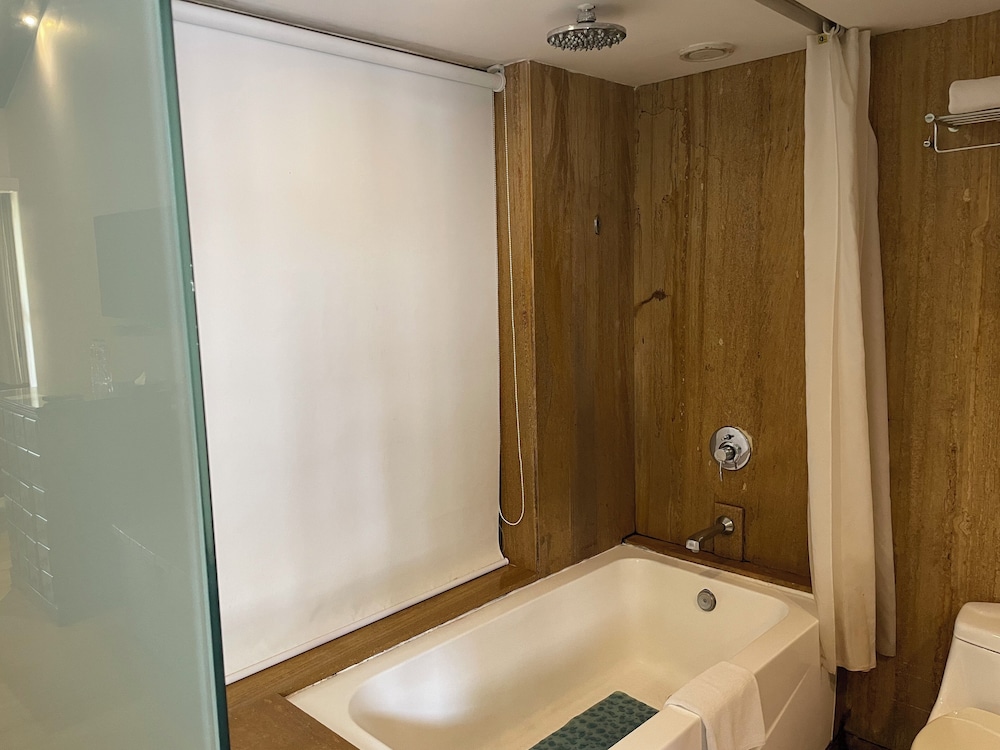 O Hotel Goa, Candolim Beach — Hotel rooms in Candolim, Goa