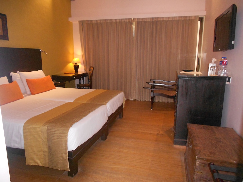 O Hotel Goa, Candolim Beach — Hotel rooms in Candolim, Goa