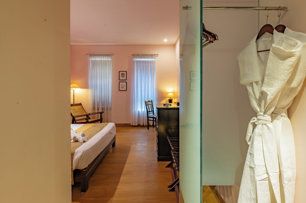 O Hotel Goa, Candolim Beach — Hotel rooms in Candolim, Goa