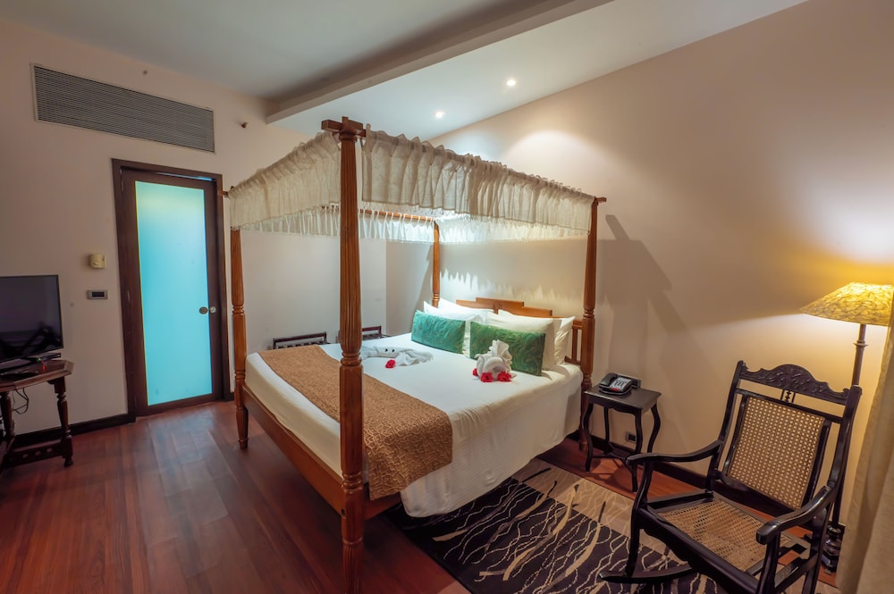 O Hotel Goa, Candolim Beach — Hotel rooms in Candolim, Goa
