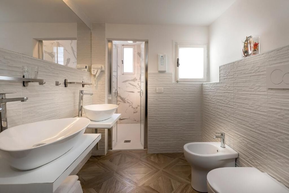 Residenza Conte di Cavour & Rooftop — Hotel rooms in Florence, Tuscany