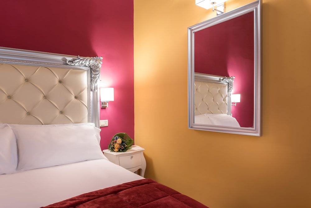 Residenza Conte di Cavour & Rooftop — Hotel rooms in Florence, Tuscany