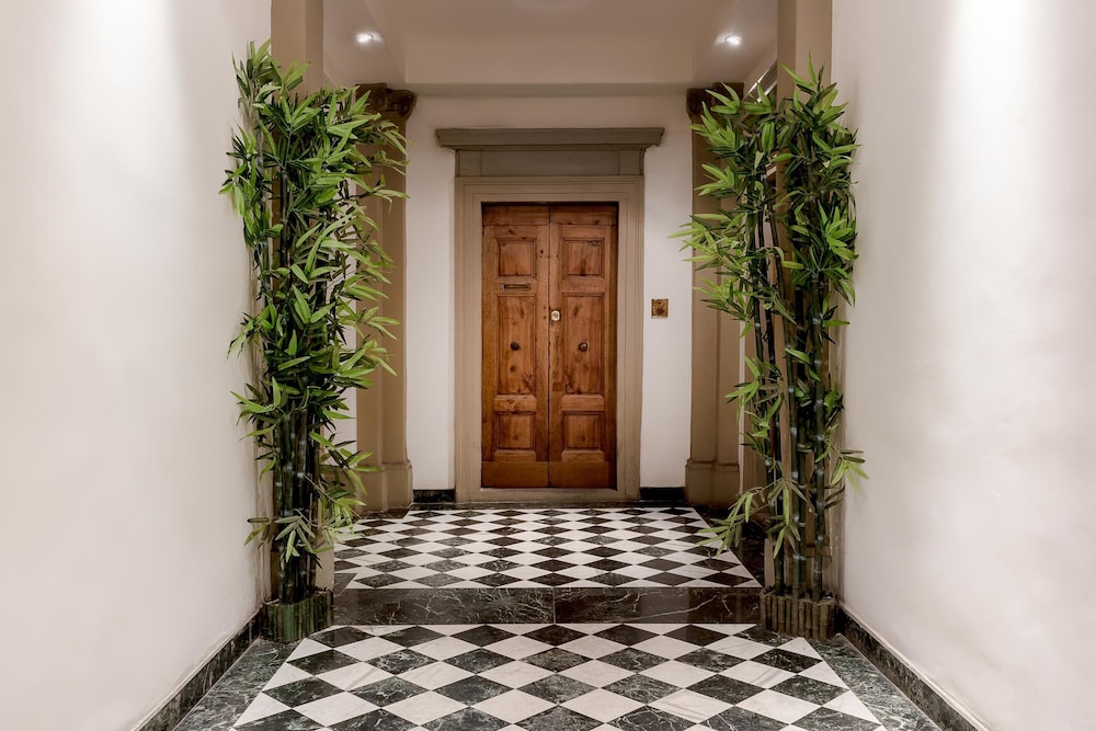 Residenza Conte di Cavour & Rooftop — Hotel building in Florence, Tuscany
