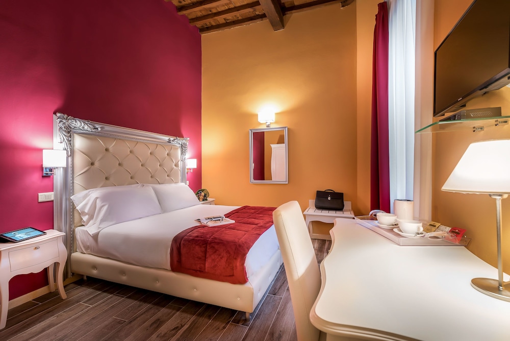 Residenza Conte di Cavour & Rooftop — Hotel rooms in Florence, Tuscany