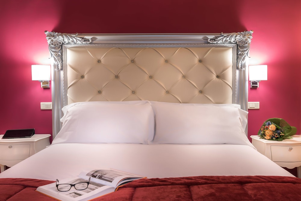 Residenza Conte di Cavour & Rooftop — Hotel rooms in Florence, Tuscany