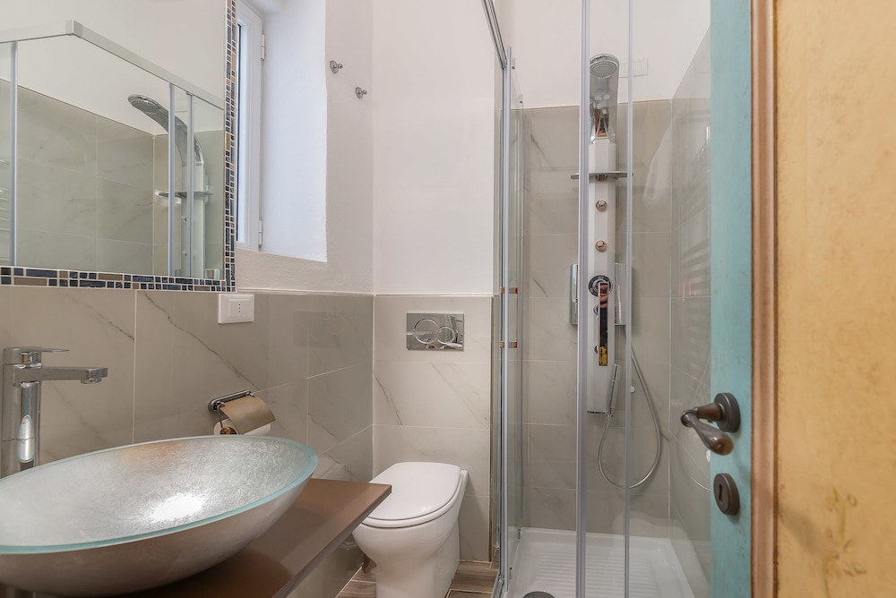 Residenza Conte di Cavour & Rooftop — Hotel rooms in Florence, Tuscany
