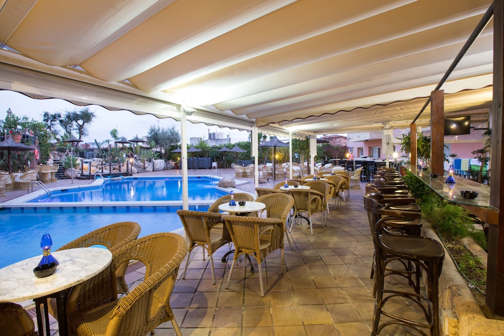 Alba Seleqtta — Restaurant & bars in Lloret de Mar, Catalonia