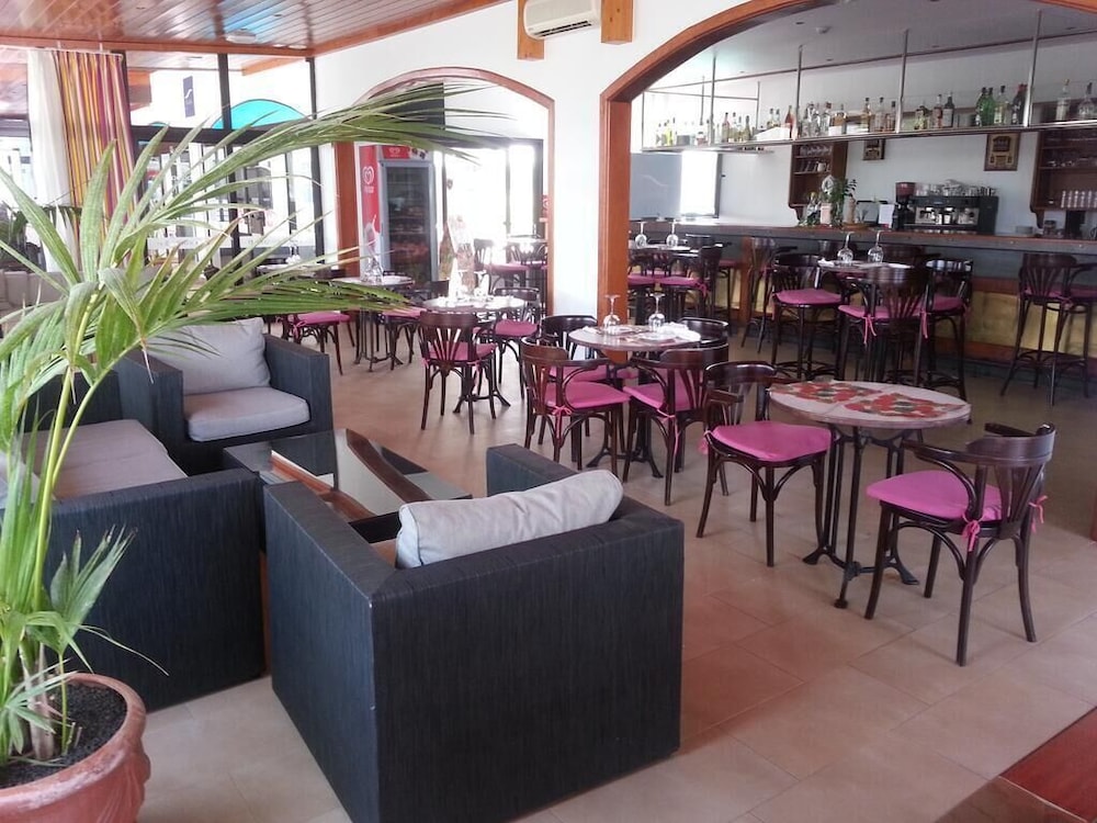 Tabaiba Apartamentos — Restaurant & bars in Costa Teguise, Canary Islands