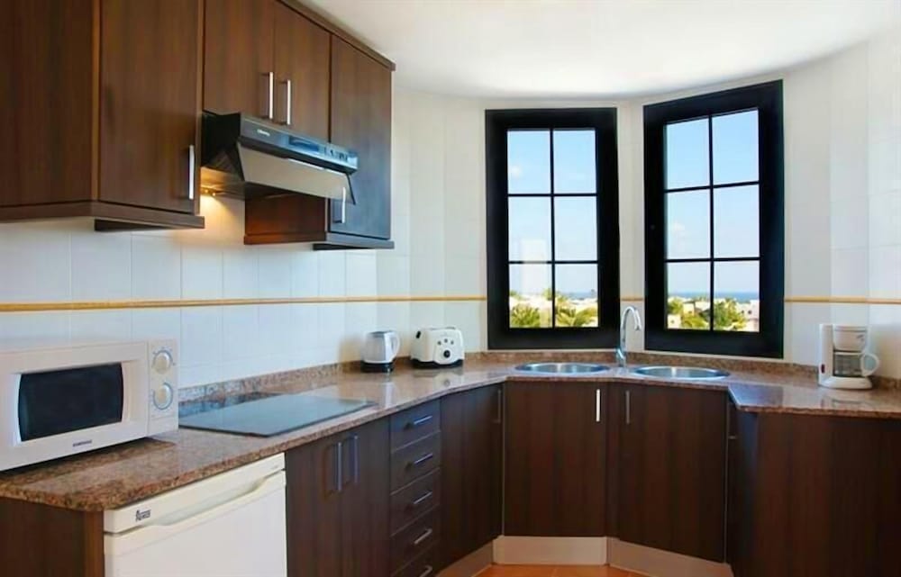 Tabaiba Apartamentos — Hotel rooms in Costa Teguise, Canary Islands