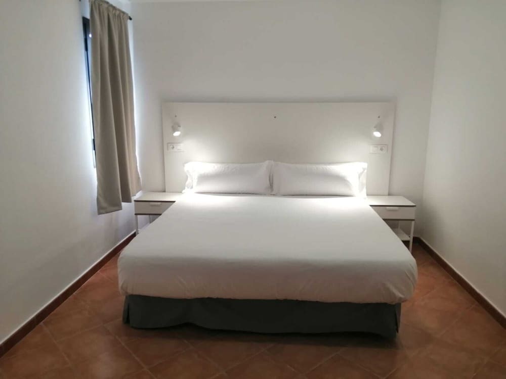 Tabaiba Apartamentos — Hotel rooms in Costa Teguise, Canary Islands