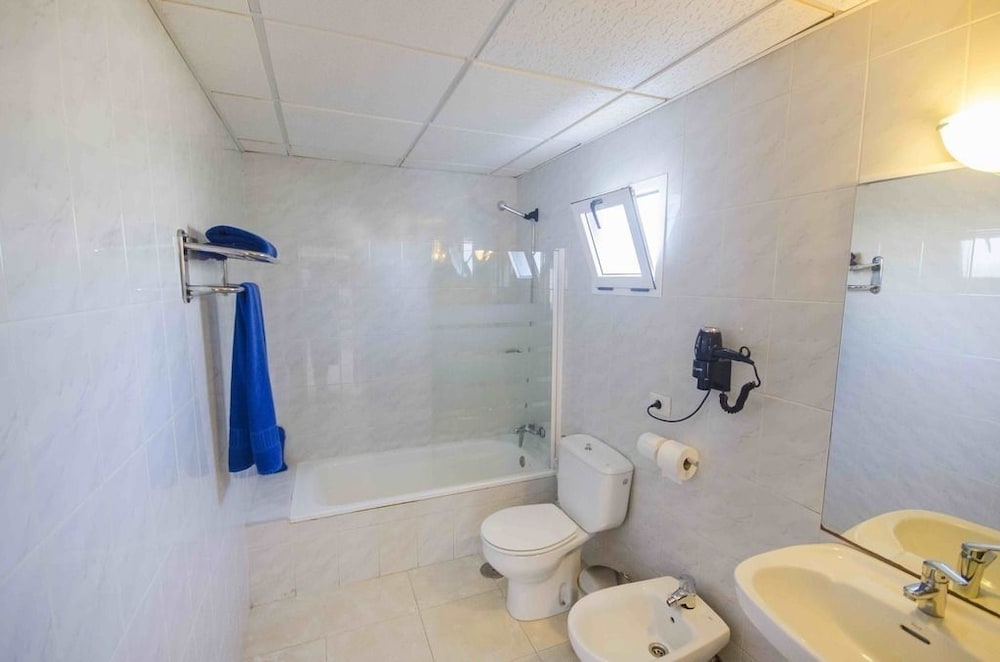 Tabaiba Apartamentos — Hotel rooms in Costa Teguise, Canary Islands