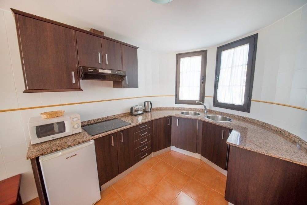 Tabaiba Apartamentos — Hotel rooms in Costa Teguise, Canary Islands