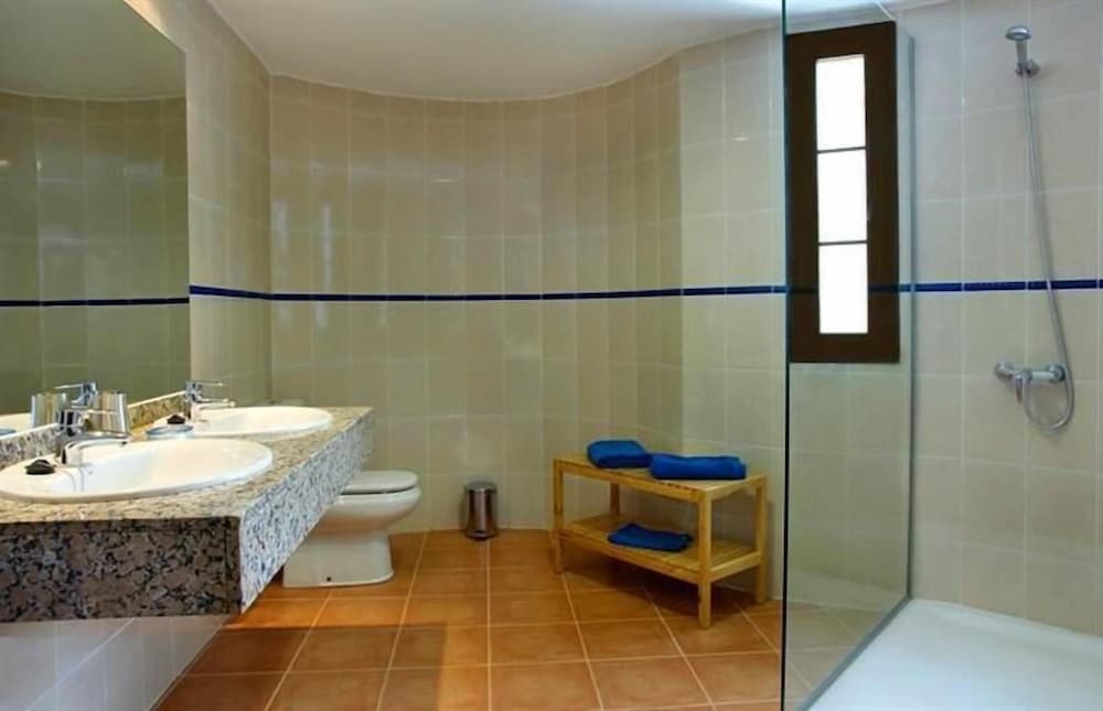 Tabaiba Apartamentos — Hotel rooms in Costa Teguise, Canary Islands