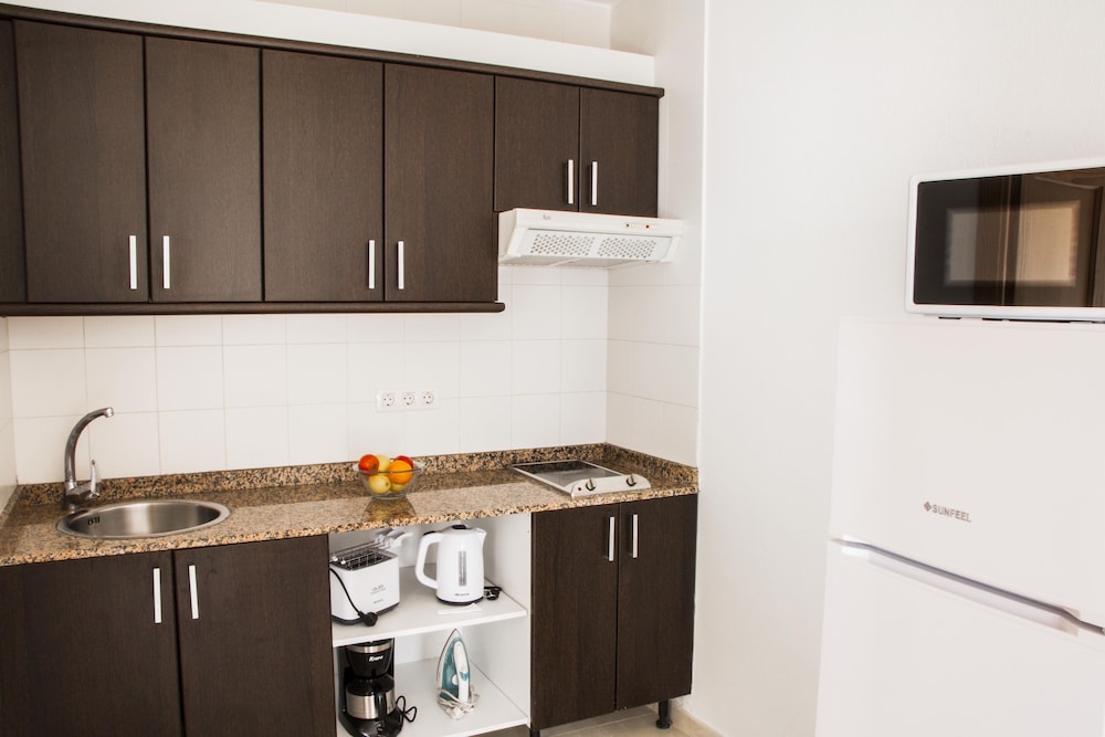 Tabaiba Apartamentos — Hotel rooms in Costa Teguise, Canary Islands