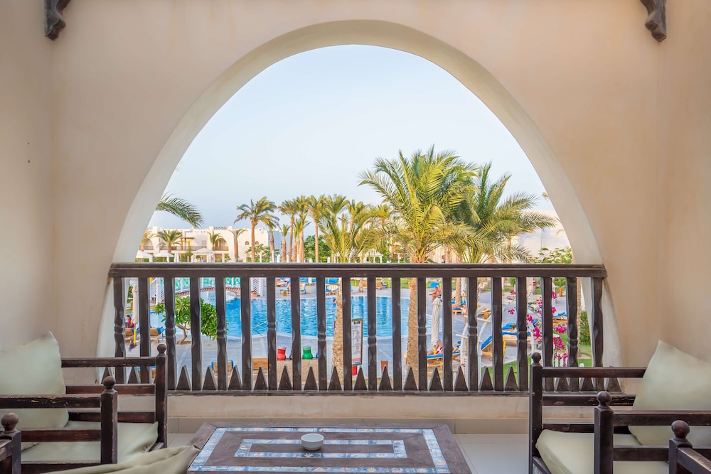 Hilton Marsa Alam Nubian Resort — Swimming pool in Marsa Alam, Red Sea