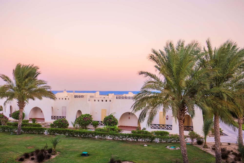 Hilton Marsa Alam Nubian Resort — Hotel building in Marsa Alam, Red Sea