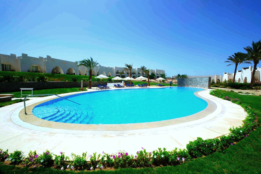 Hilton Marsa Alam Nubian Resort — Swimming pool in Marsa Alam, Red Sea
