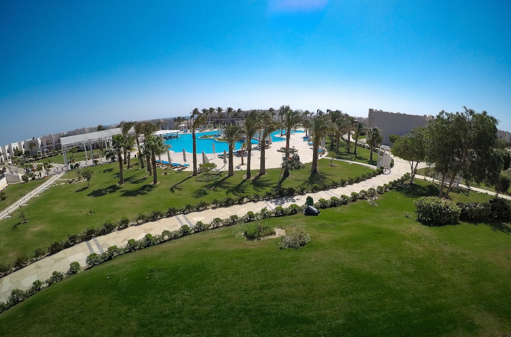 Hilton Marsa Alam Nubian Resort — Swimming pool in Marsa Alam, Red Sea