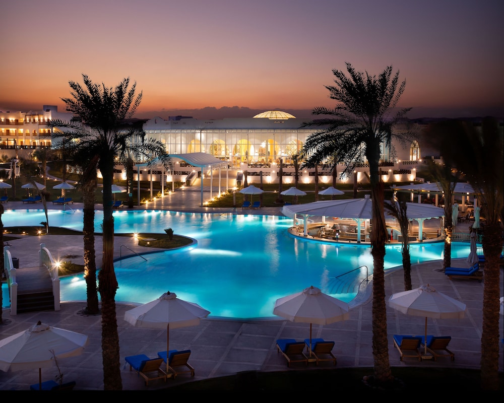 Hilton Marsa Alam Nubian Resort — Swimming pool in Marsa Alam, Red Sea