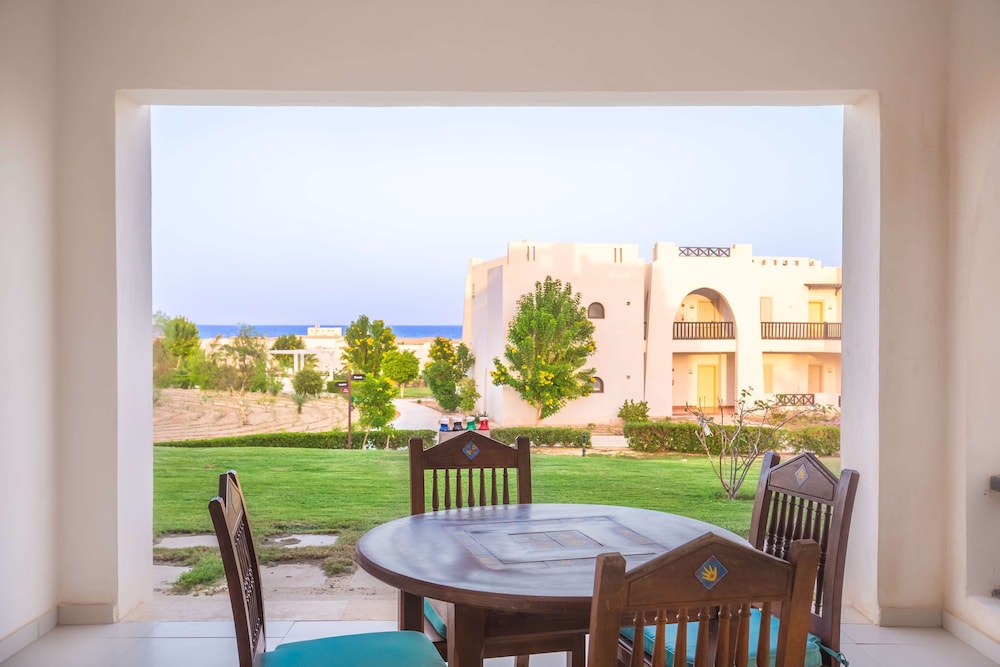 Hilton Marsa Alam Nubian Resort — Hotel building in Marsa Alam, Red Sea