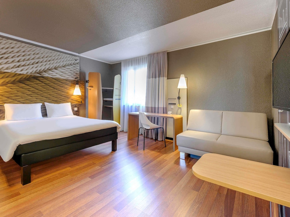 ibis Berlin Mitte — Hotel rooms in Berlin, Berlin