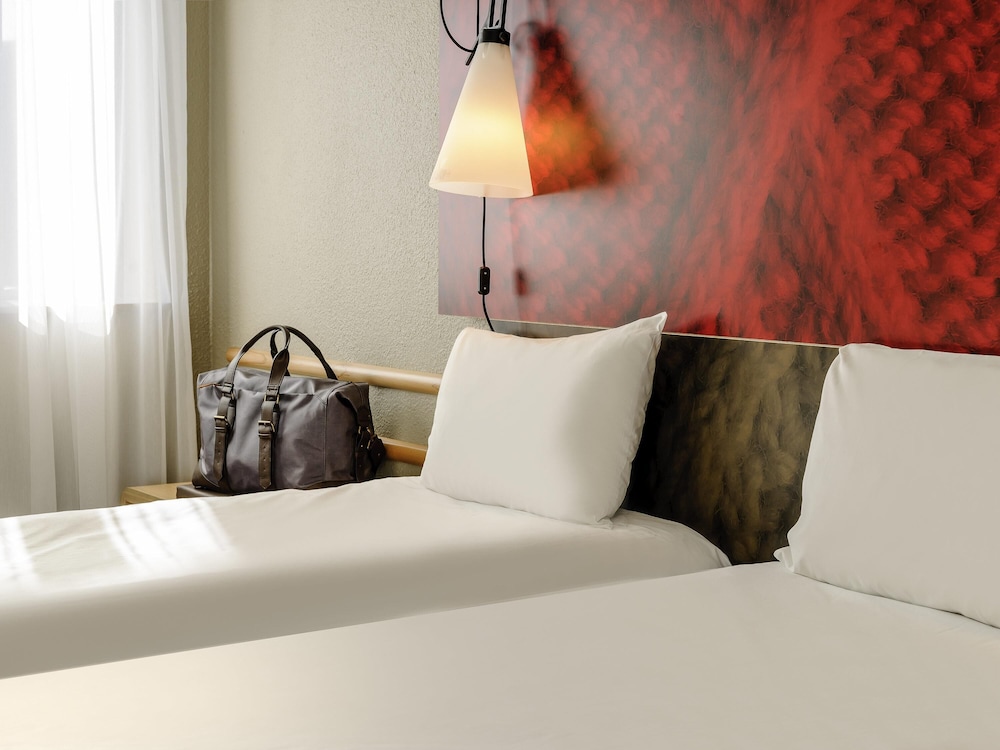 ibis Berlin Mitte — Hotel rooms in Berlin, Berlin